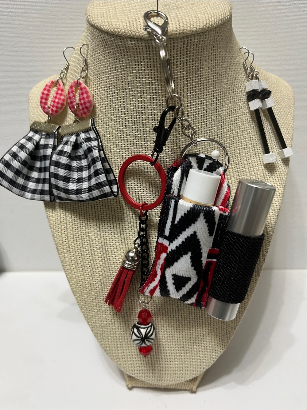 Gift Set Art Deco Double Lip Balm Detachable Keychain Purse Charm 2 pr Earrings